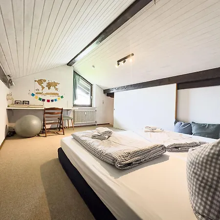 Διαμέρισμα Lovely Three Bedroom Unit *