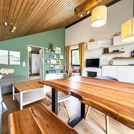 Lovely Three Bedroom Unit Apartment