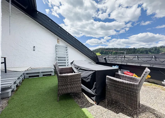 Lovely Three Bedroom Unit *